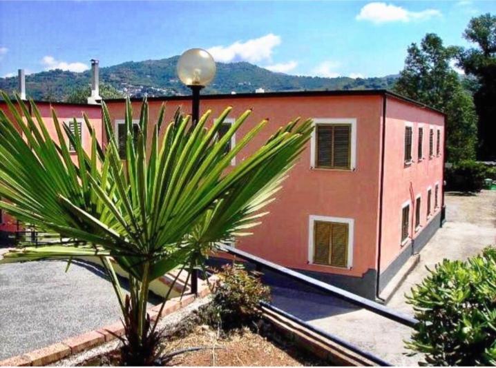 Casa Vacanze Rosy "Nel Verde" بالينورو المظهر الخارجي الصورة